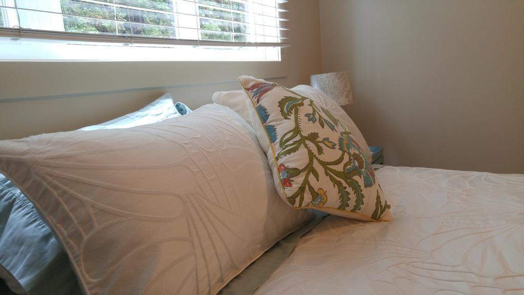 At The Beach Bed And Breakfast Kelowna Habitación foto