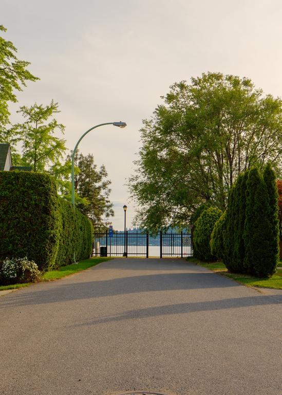 At The Beach Bed And Breakfast Kelowna Exterior foto