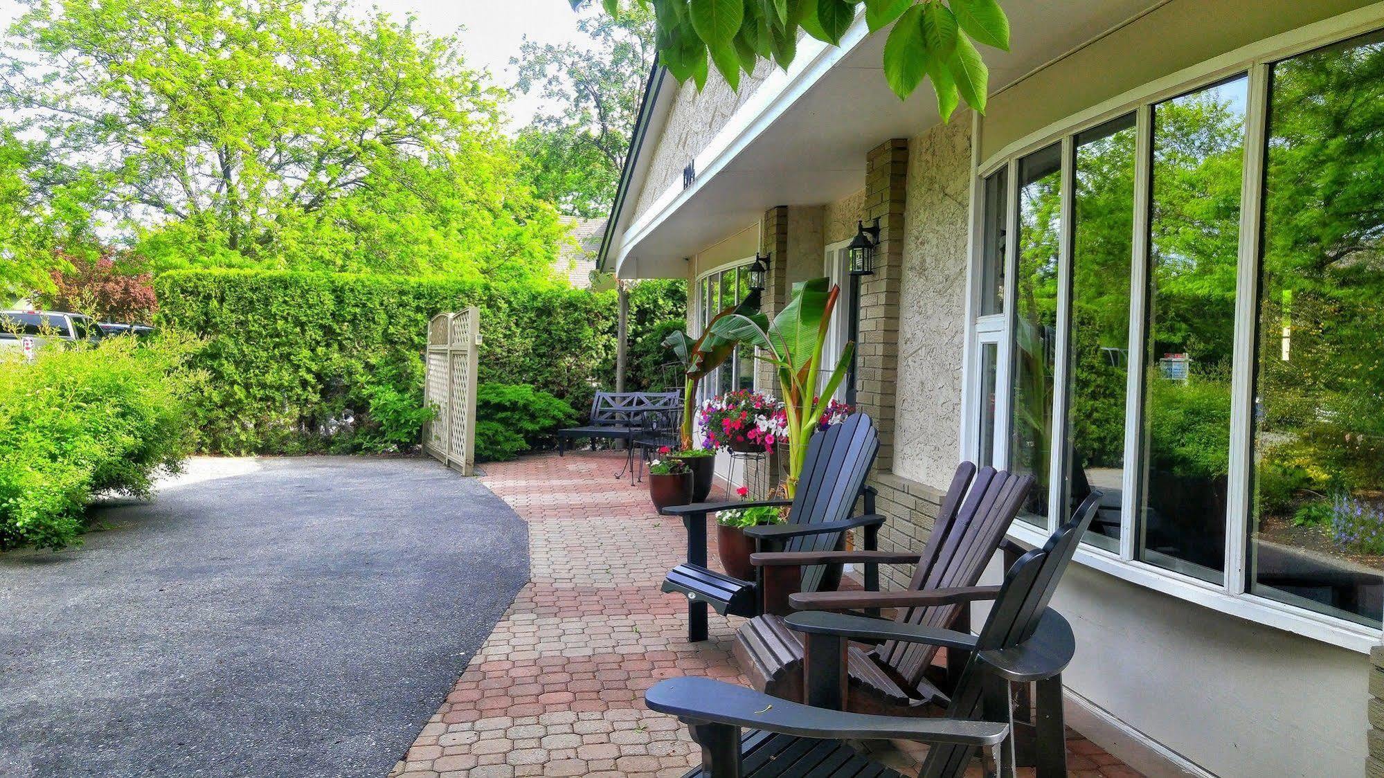 At The Beach Bed And Breakfast Kelowna Exterior foto
