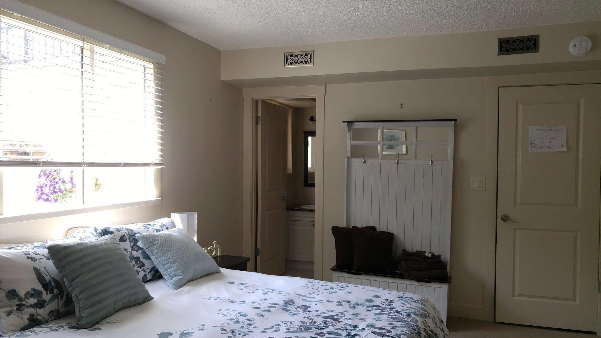 At The Beach Bed And Breakfast Kelowna Exterior foto